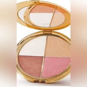 Tarte Radiant Glow Highlighter Wardrobe Palette - Gold, White,Pink,Brown & BRUSH